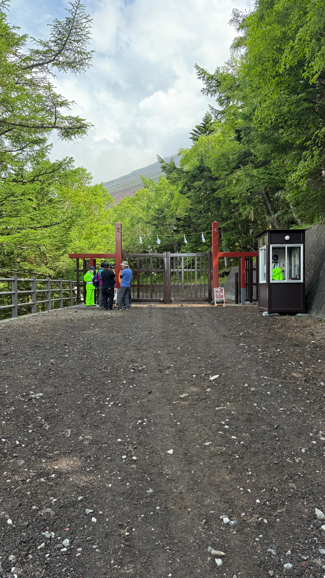 Yoshida Trail switchbacks up the volcanic scree